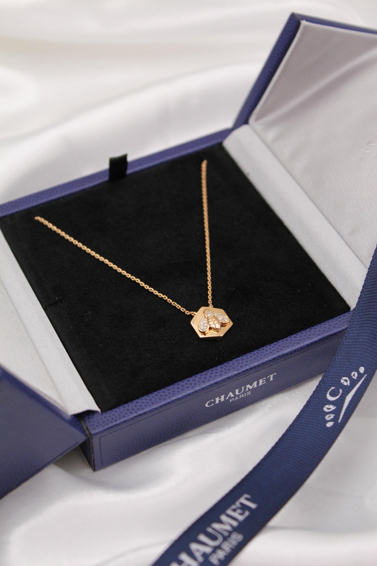 Chaumet Bee My Love necklace