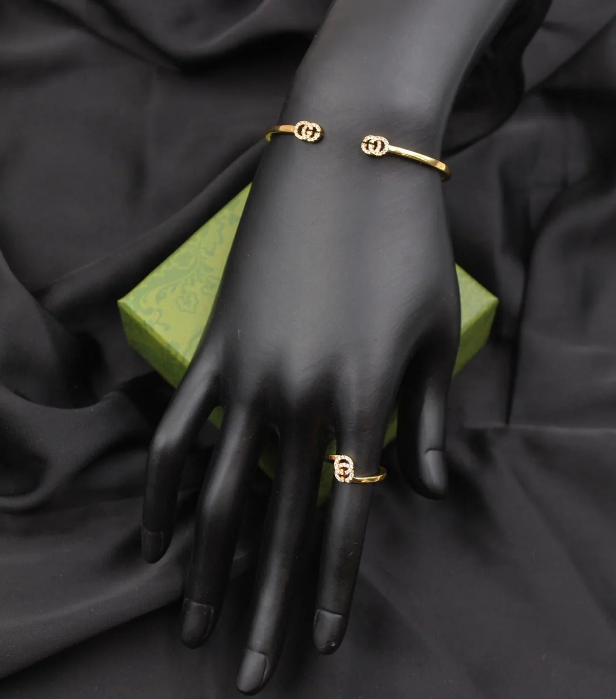 Gucci GG with Stone Bangle with Ring