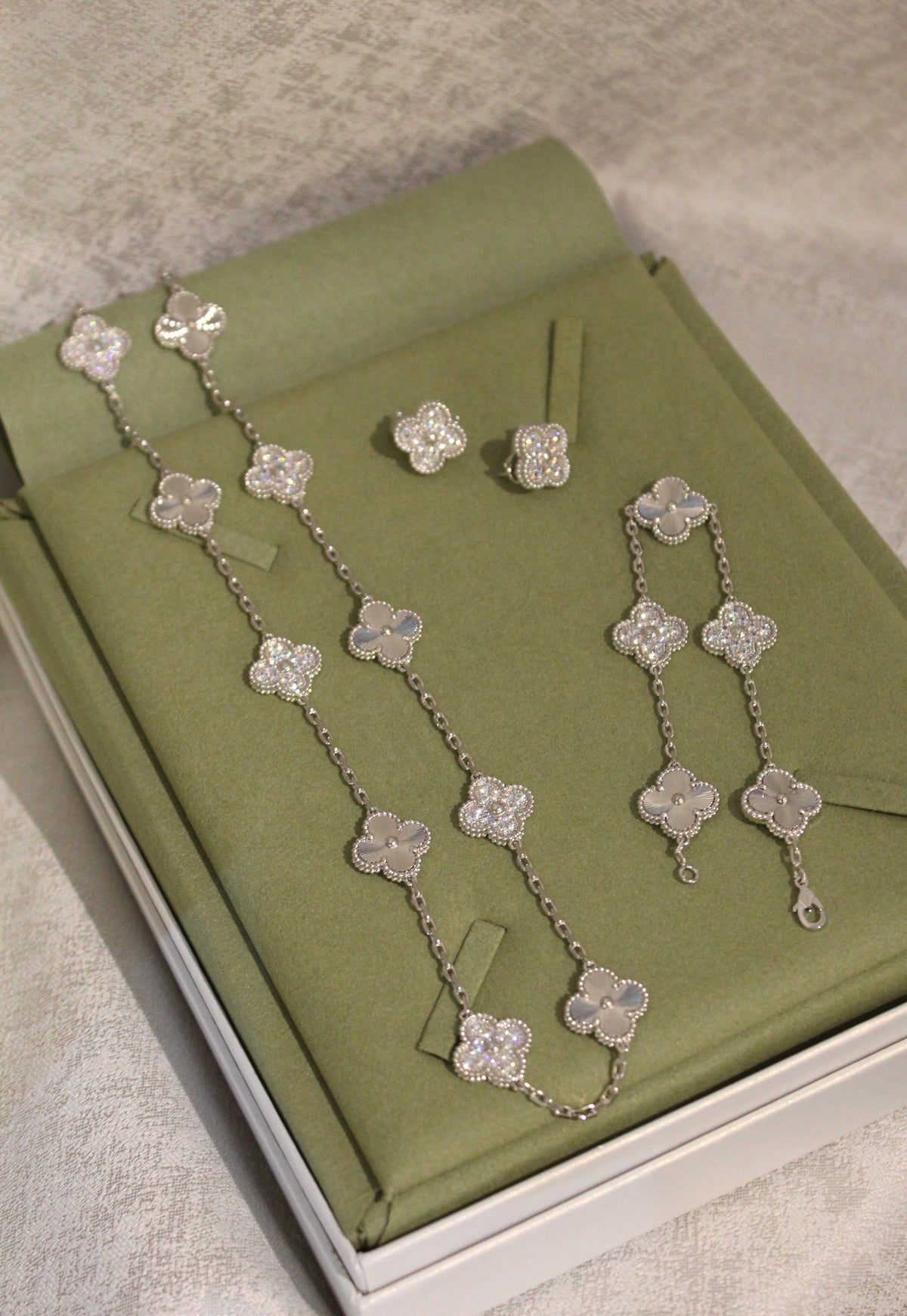 Van Cleef & Arpels Sweet Alhambra Set