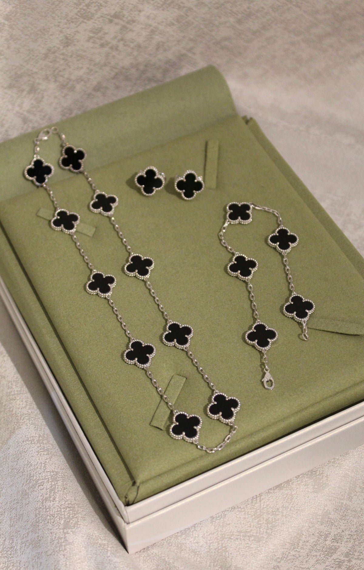 Van Cleef & Arpels Sweet Alhambra Set