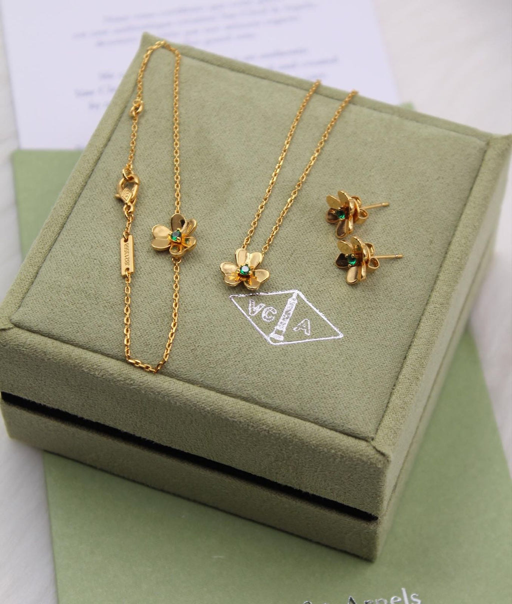 Van Cleef & Arpels Frivole Motif Jewelry Set