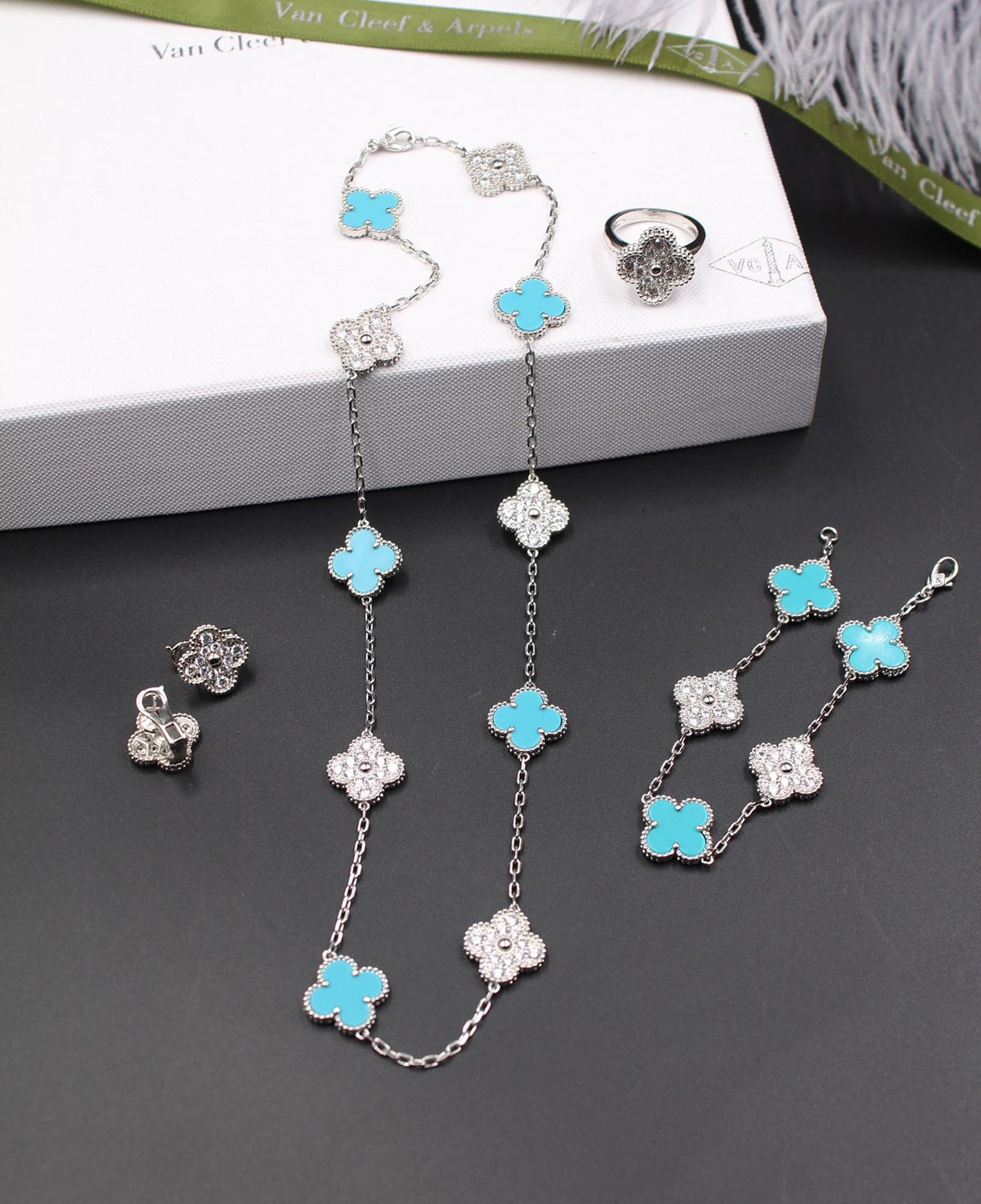 Van Cleef & Arpels Sweet Alhambra Set