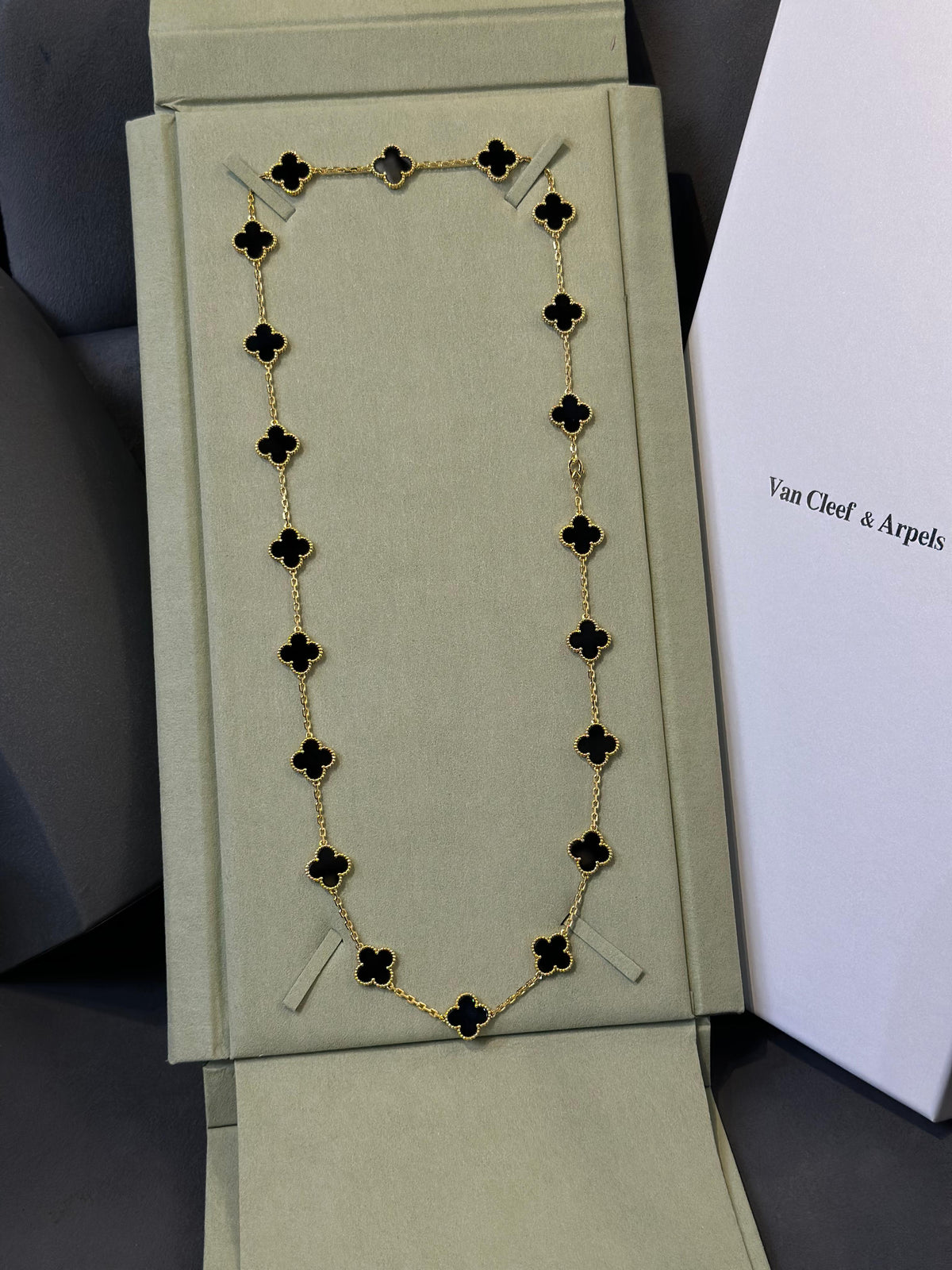 Van Cleef & Arpels Necklace 
