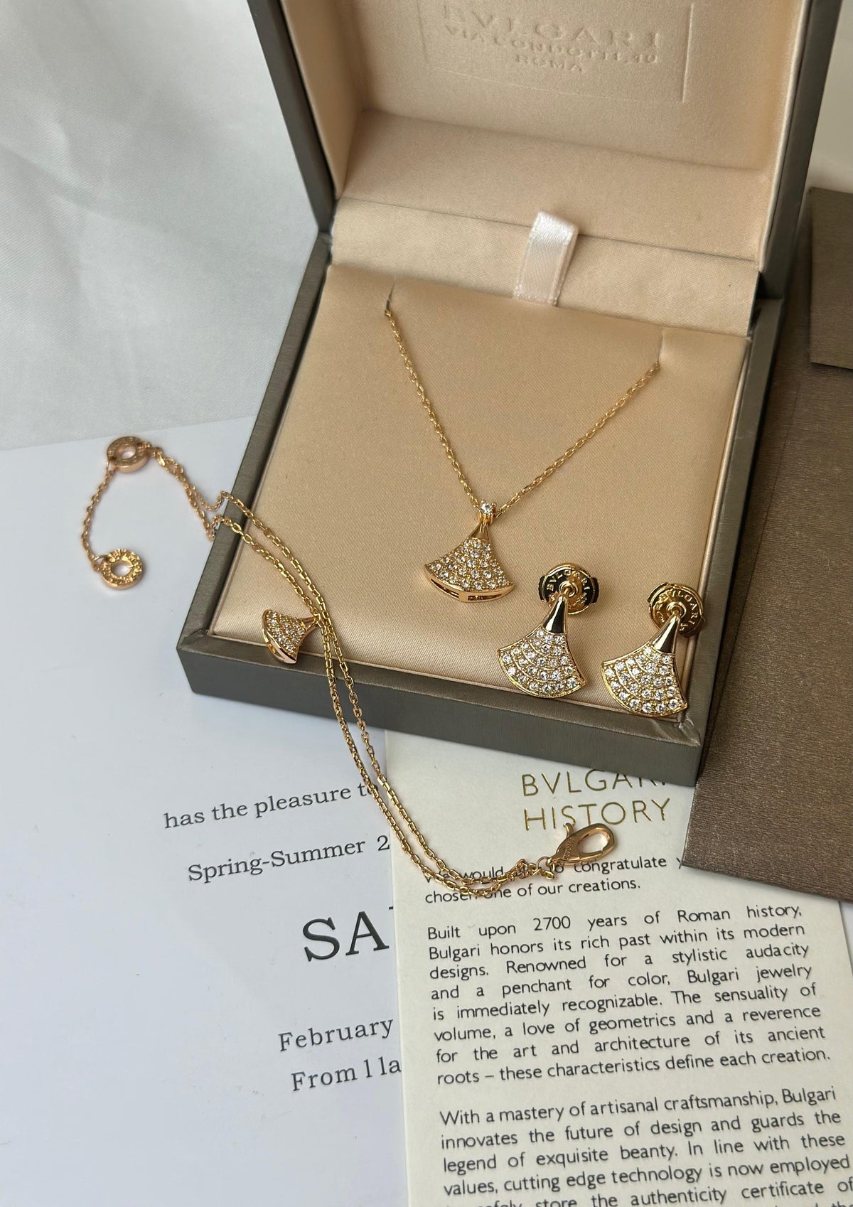 BVLGARI Divas' Dream-Tone Mother-of-Pearl Necklace and Earrings Set