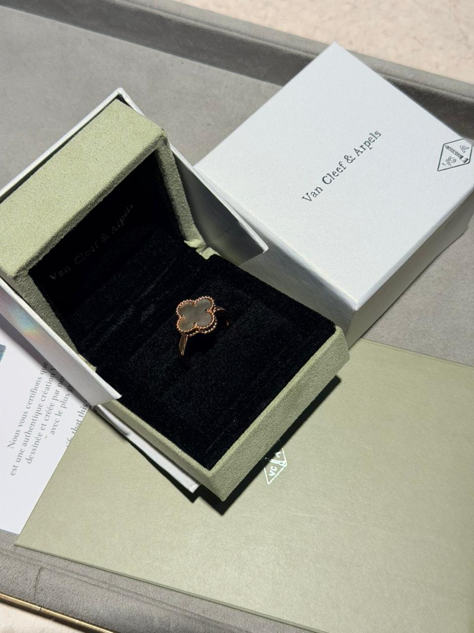 Van Cleef & Arpels ring
