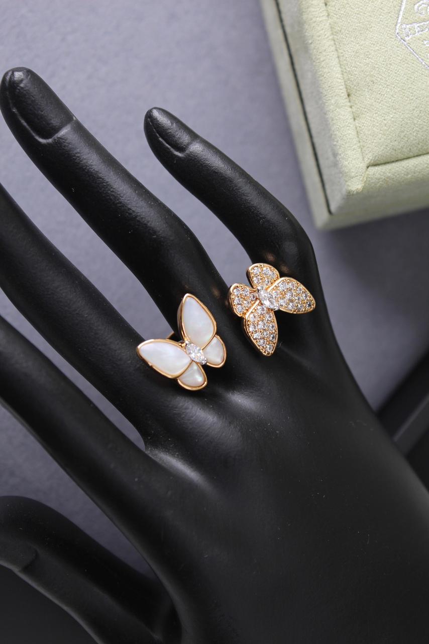 Van Cleef & Arpels ring