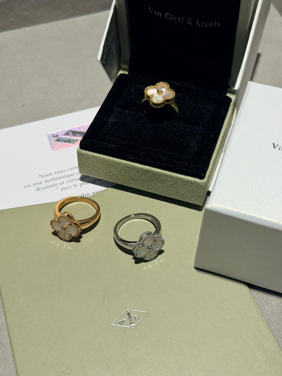 Van Cleef & Arpels ring