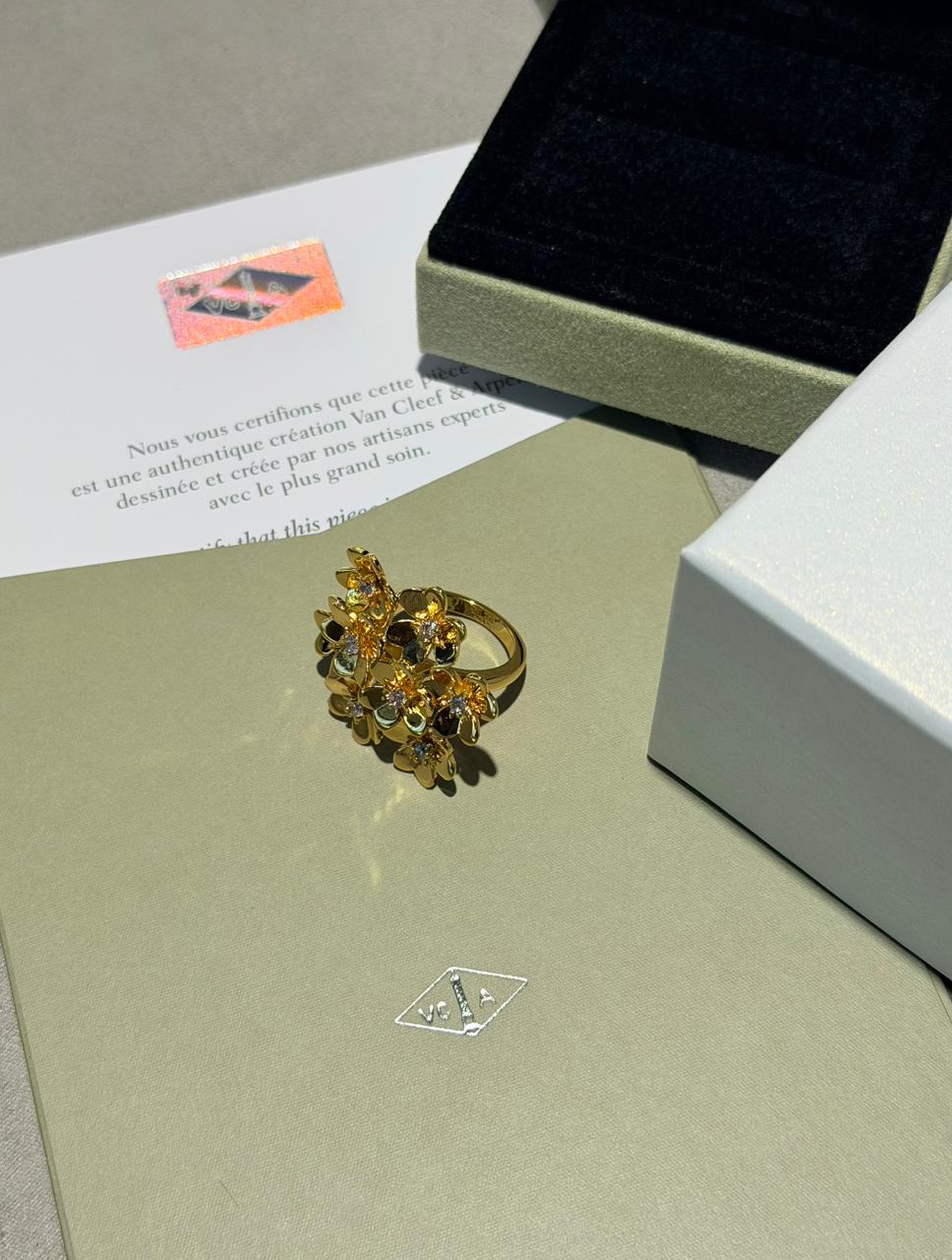 Van Cleef & Arpels ring