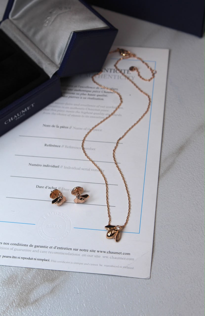 CHAUMET - Gold Bee Necklace and Earrings Set