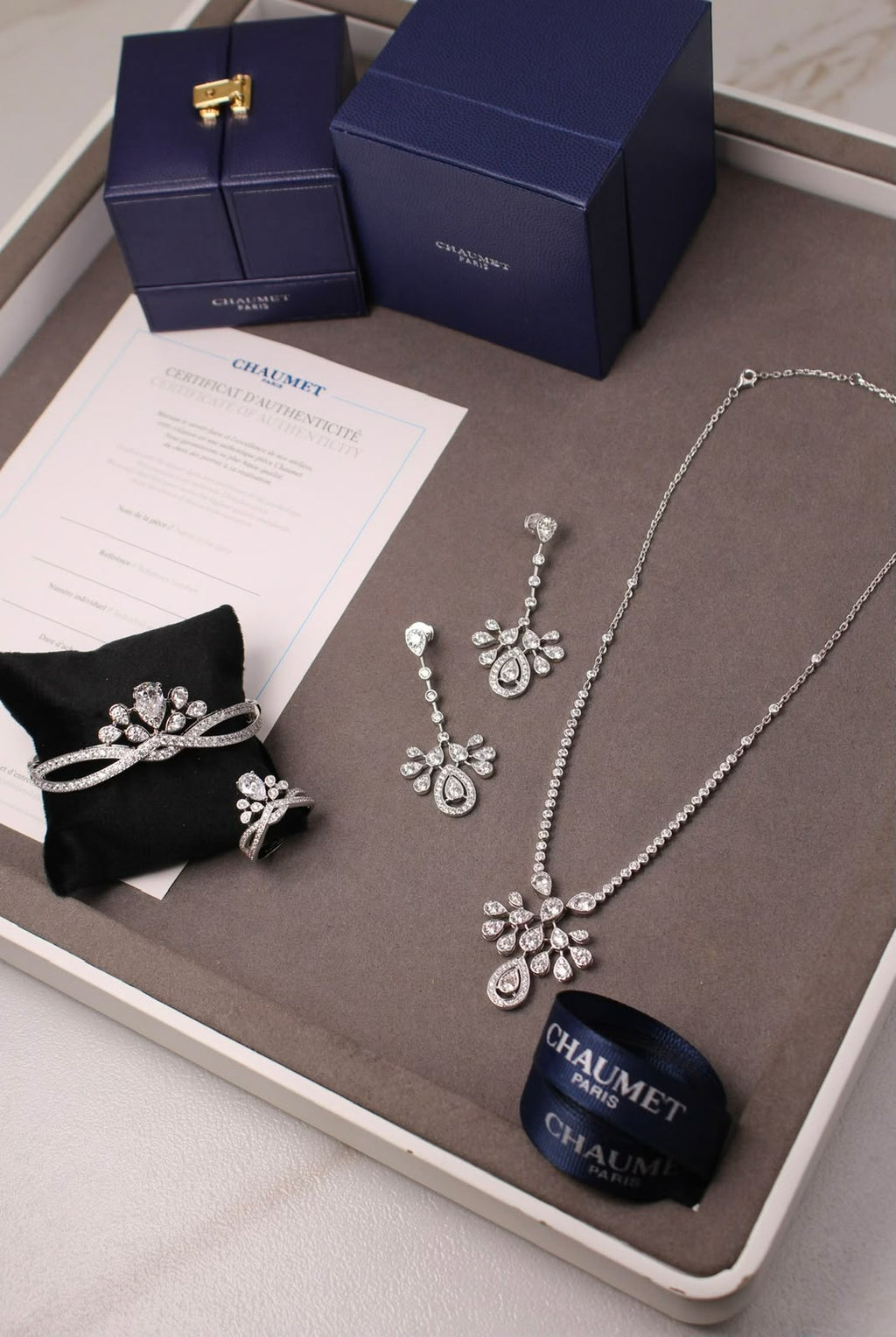 CHAUMET - Silver Teardrop Full Set