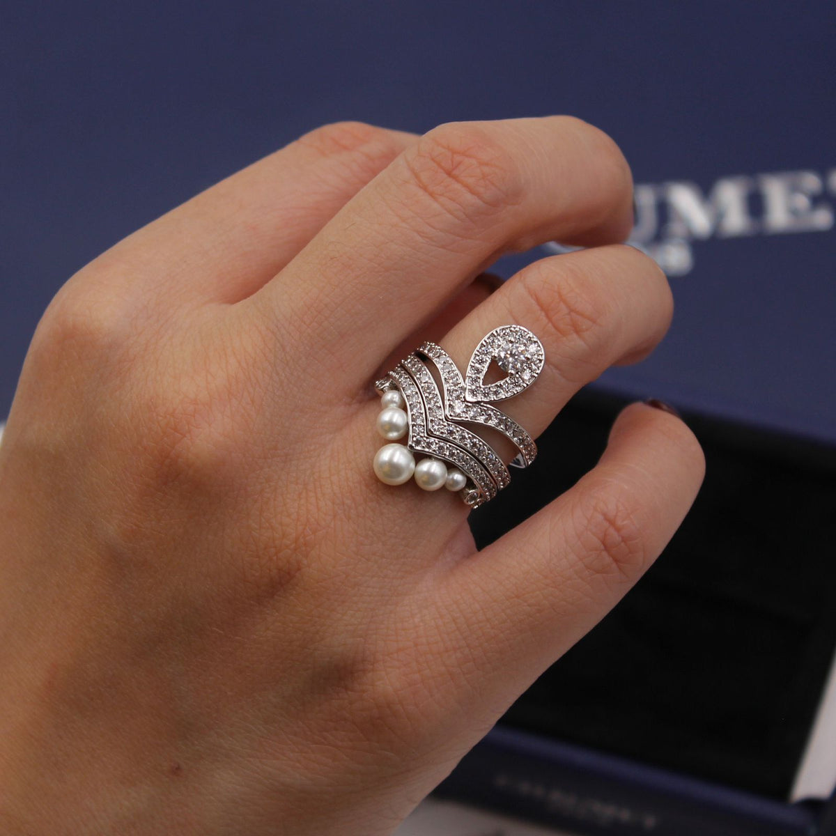 CHAUMET - Crown and Teardrop Rings