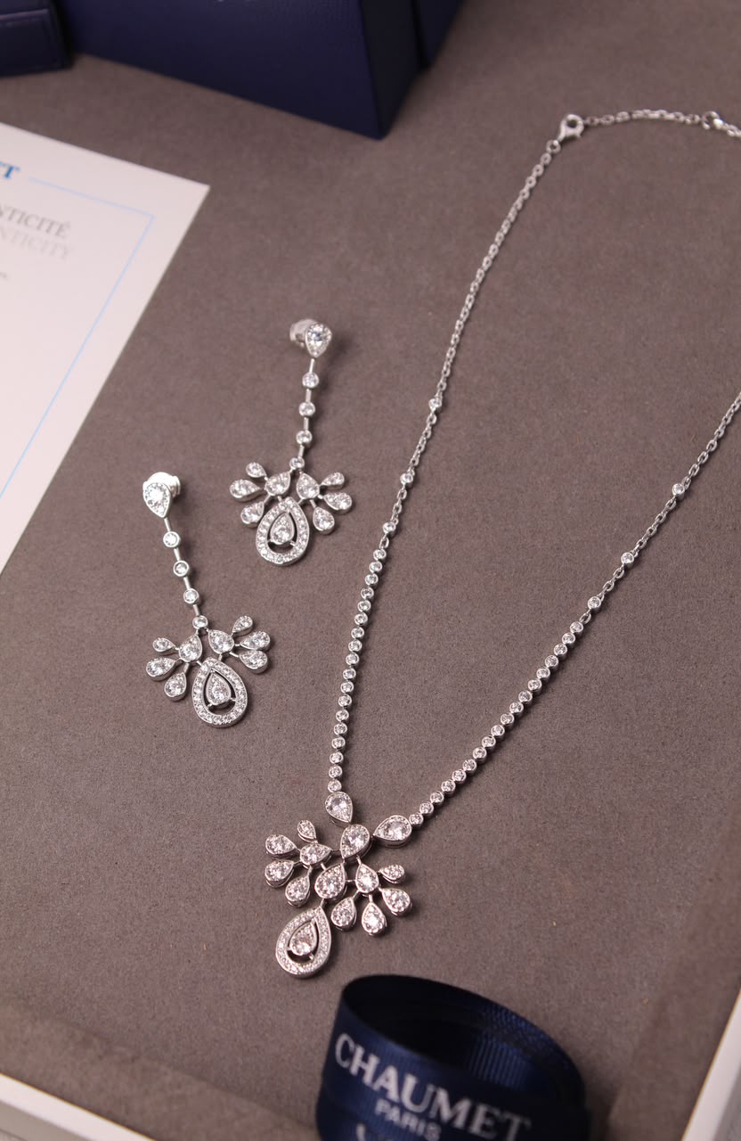 CHAUMET - Silver Teardrop Necklace and Earrings Set
