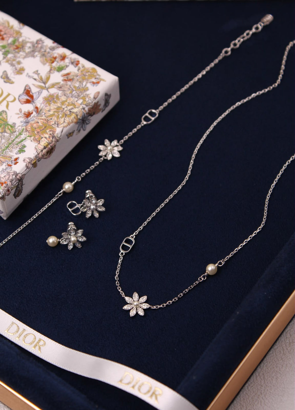 DIOR - Flower and Pearl Necklace Bracelet and Earrings Set
