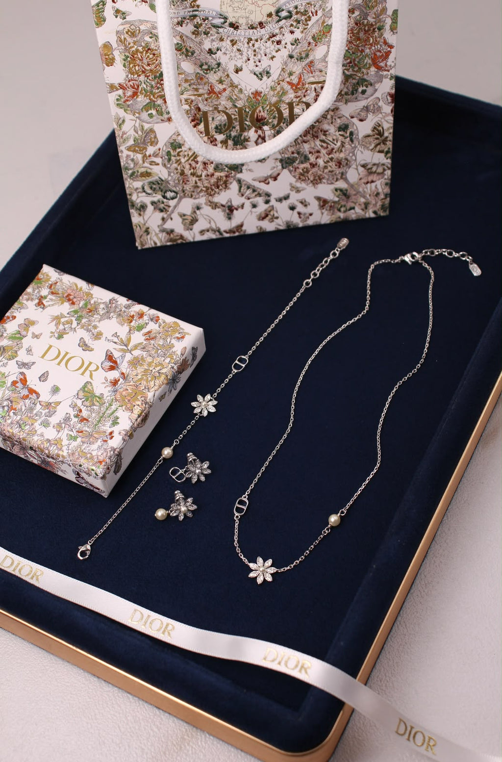 DIOR - Flower and Pearl Necklace Bracelet and Earrings Set