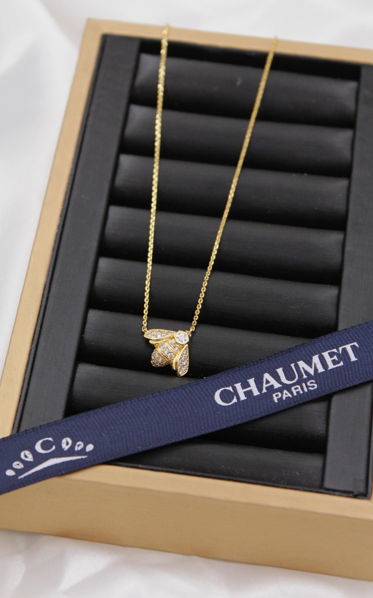 Chaumet Bee My Love necklace
