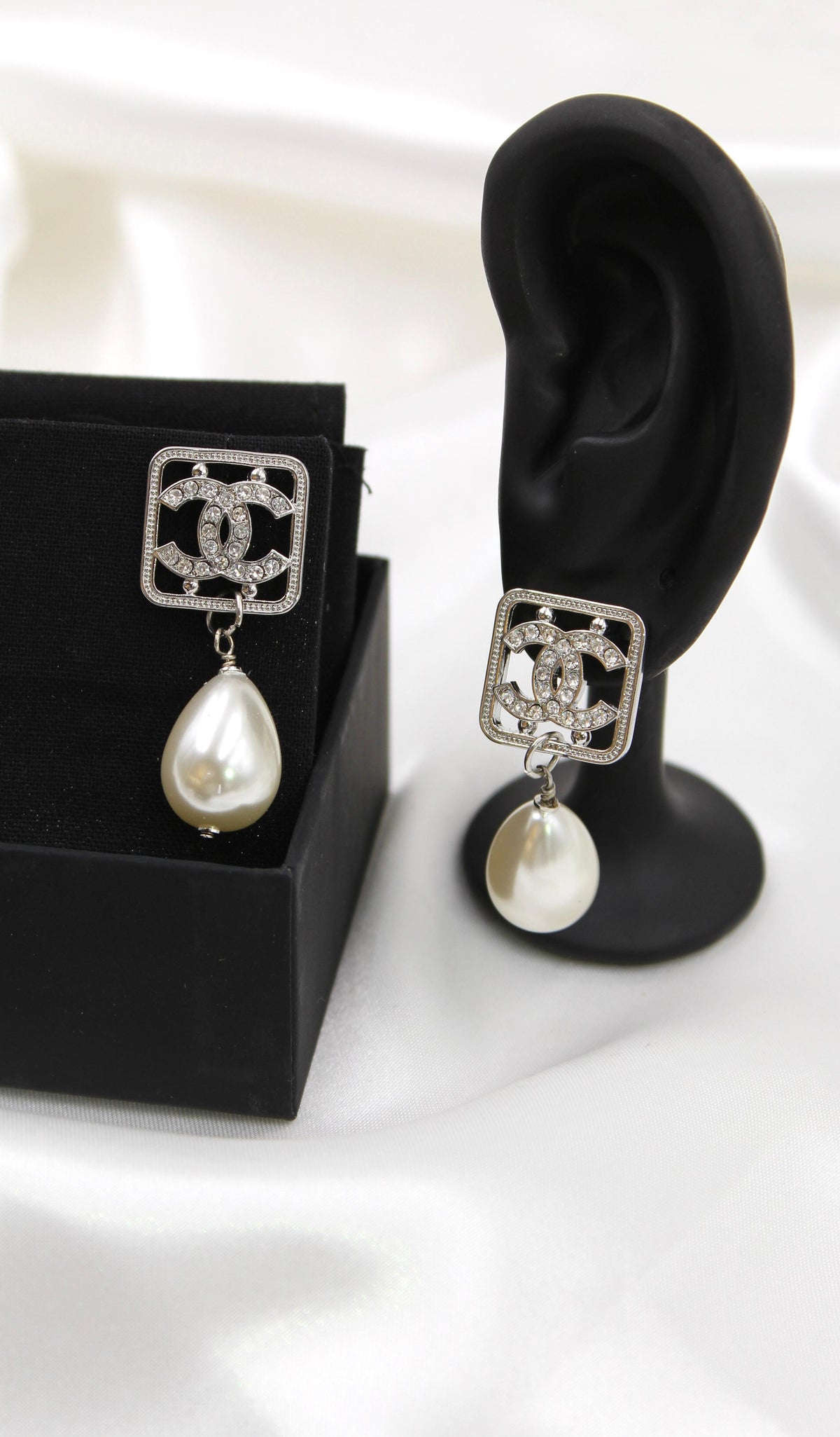 CHANEL – CC Square Pearl Drop Earrings