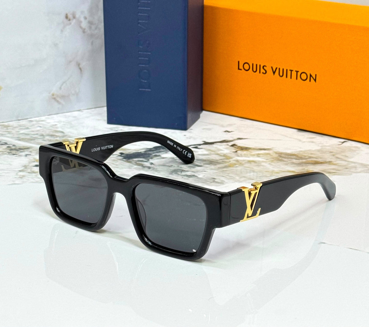 Louis Vuitton Square Logo-Temple Sunglasses