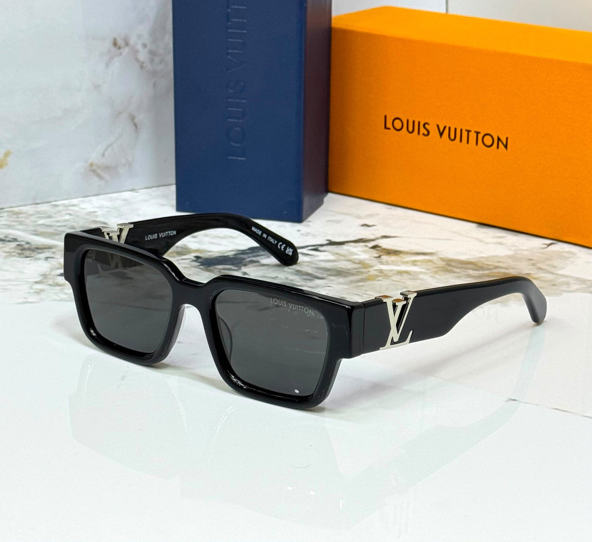 Louis Vuitton Square Logo-Temple Sunglasses