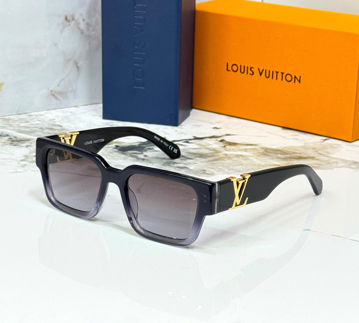 Louis Vuitton Square Logo-Temple Sunglasses