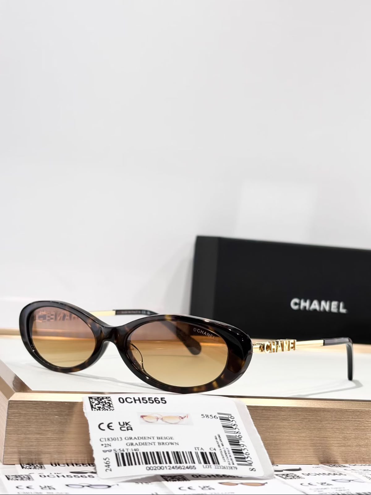 CHANEL Oval Lettering-Temple Sunglasses