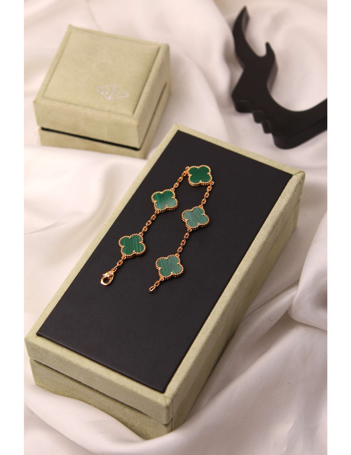 VAN CLEEF Five-Clover Bracelet