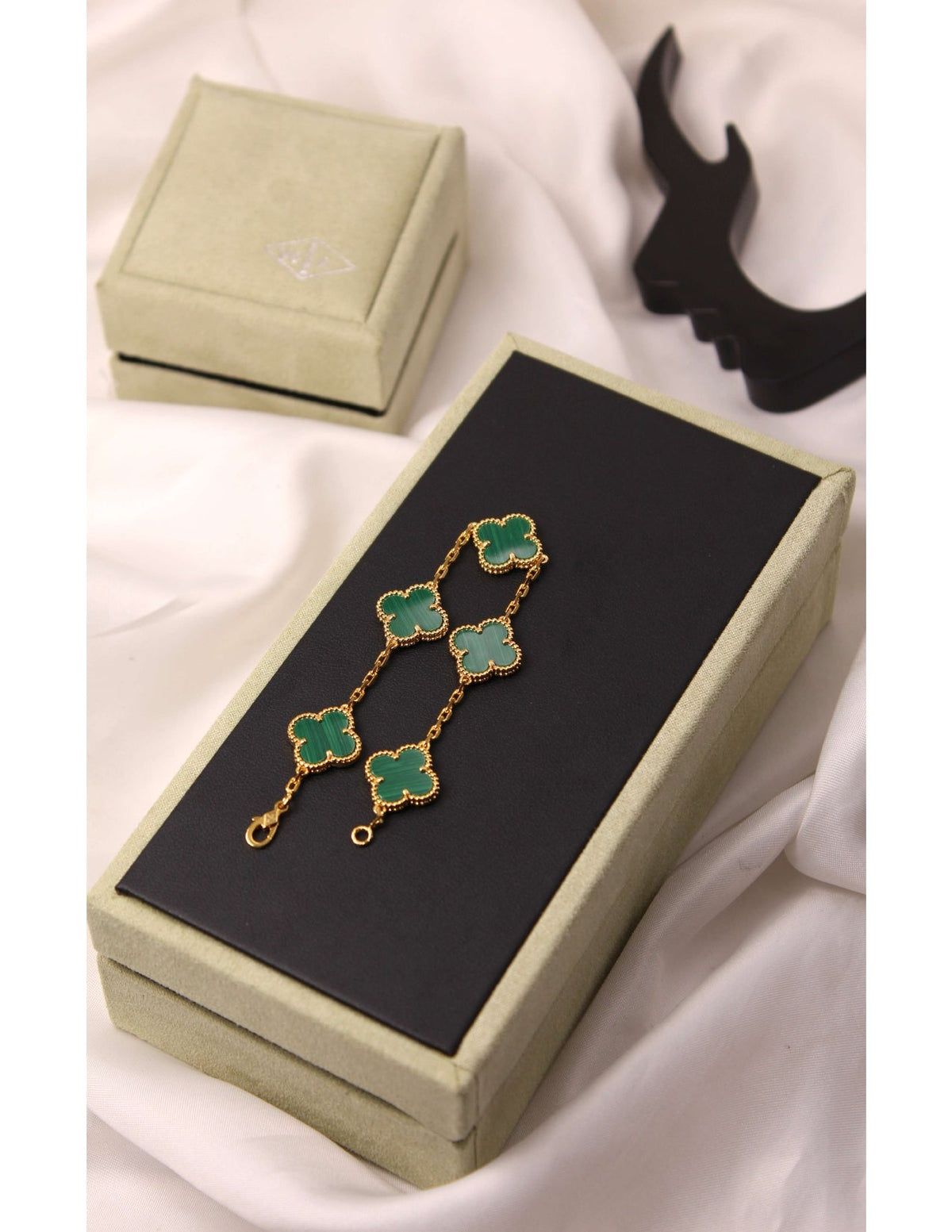 VAN CLEEF Five-Clover Bracelet