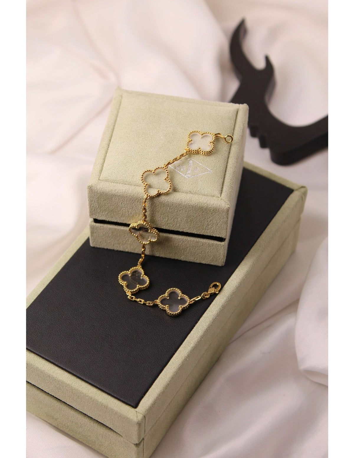 VAN CLEEF Five-Clover Bracelet