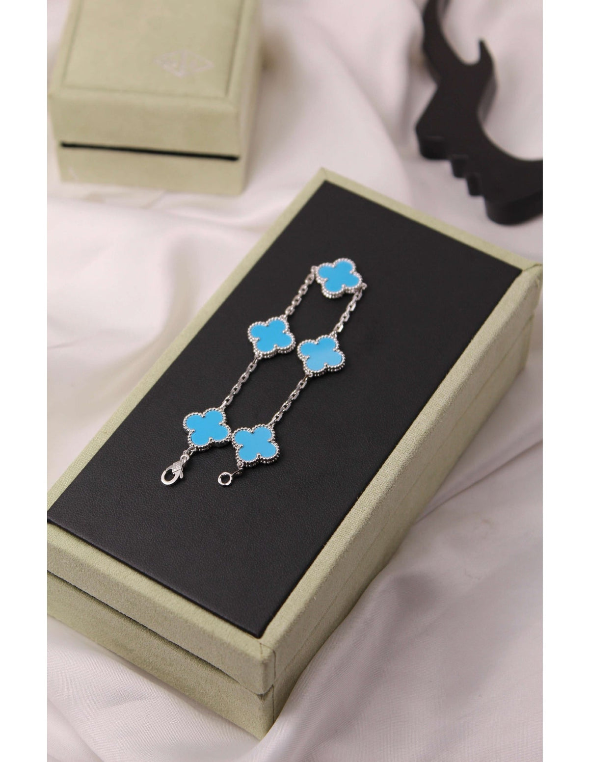 VAN CLEEF Five-Clover Bracelet