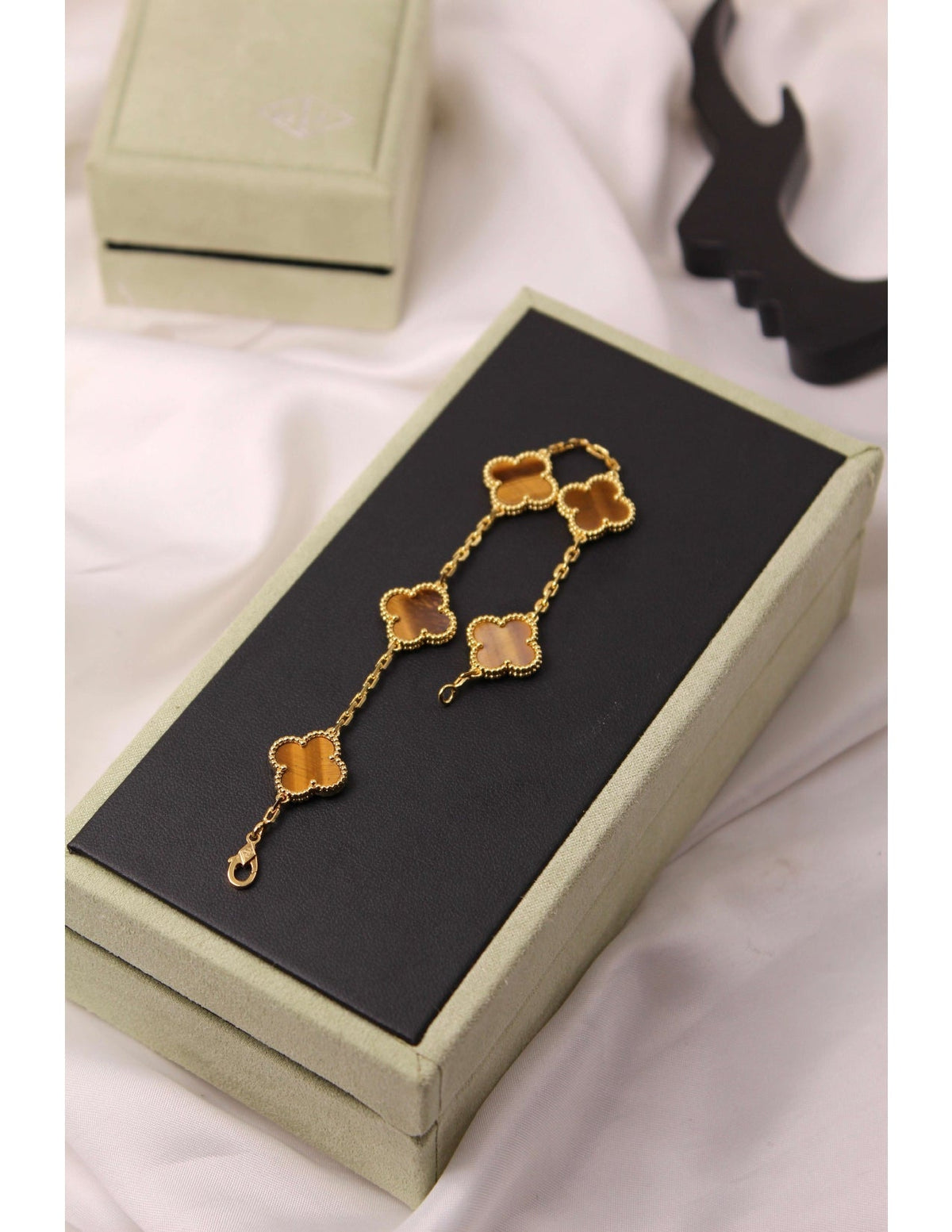 VAN CLEEF Five-Clover Bracelet