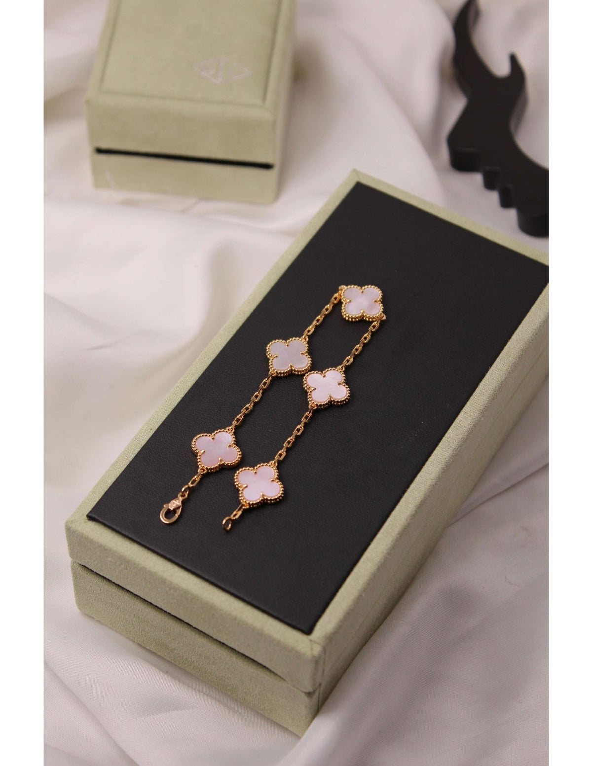 VAN CLEEF Five-Clover Bracelet