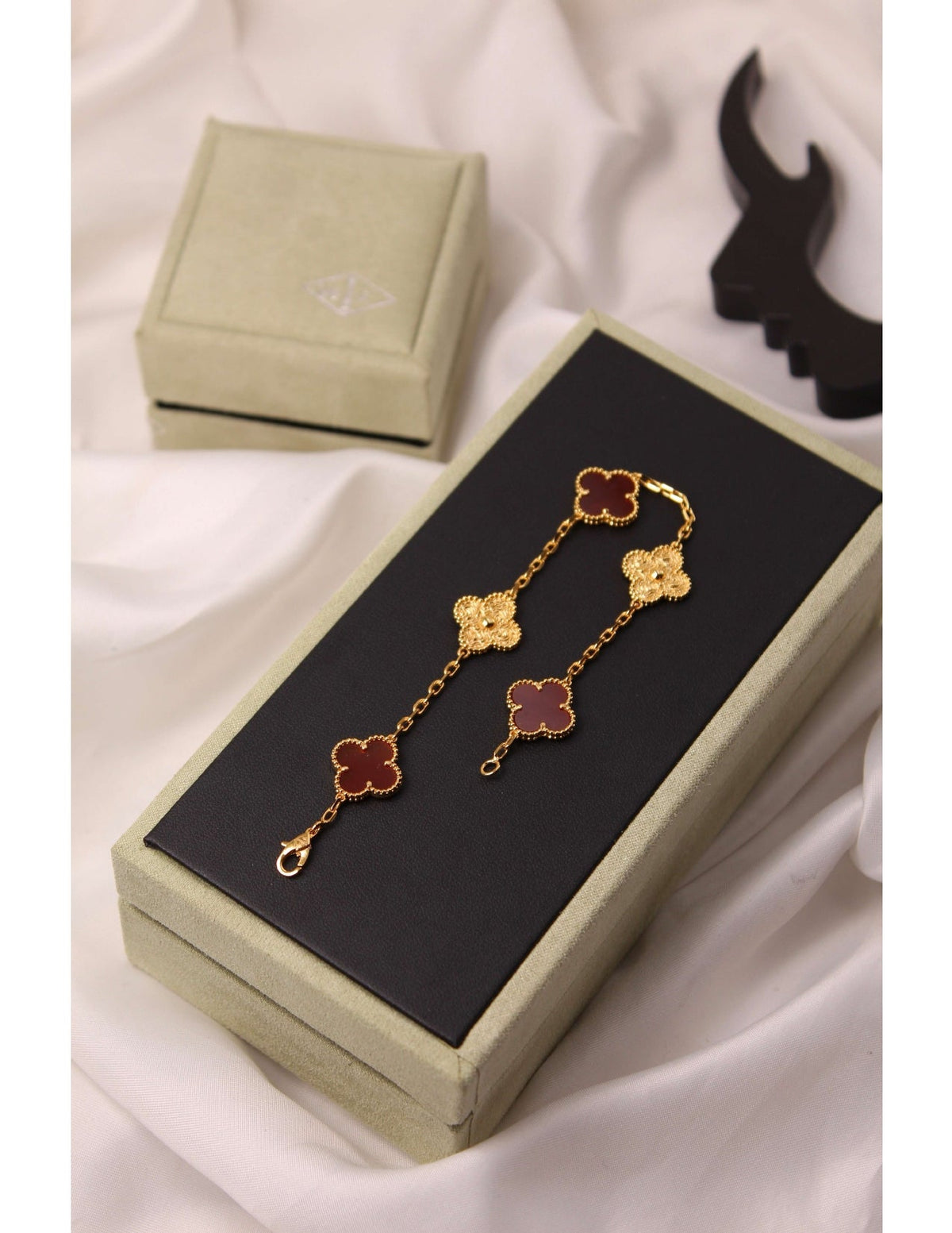 VAN CLEEF Alternating Smooth and Textured Clover Bracelet
