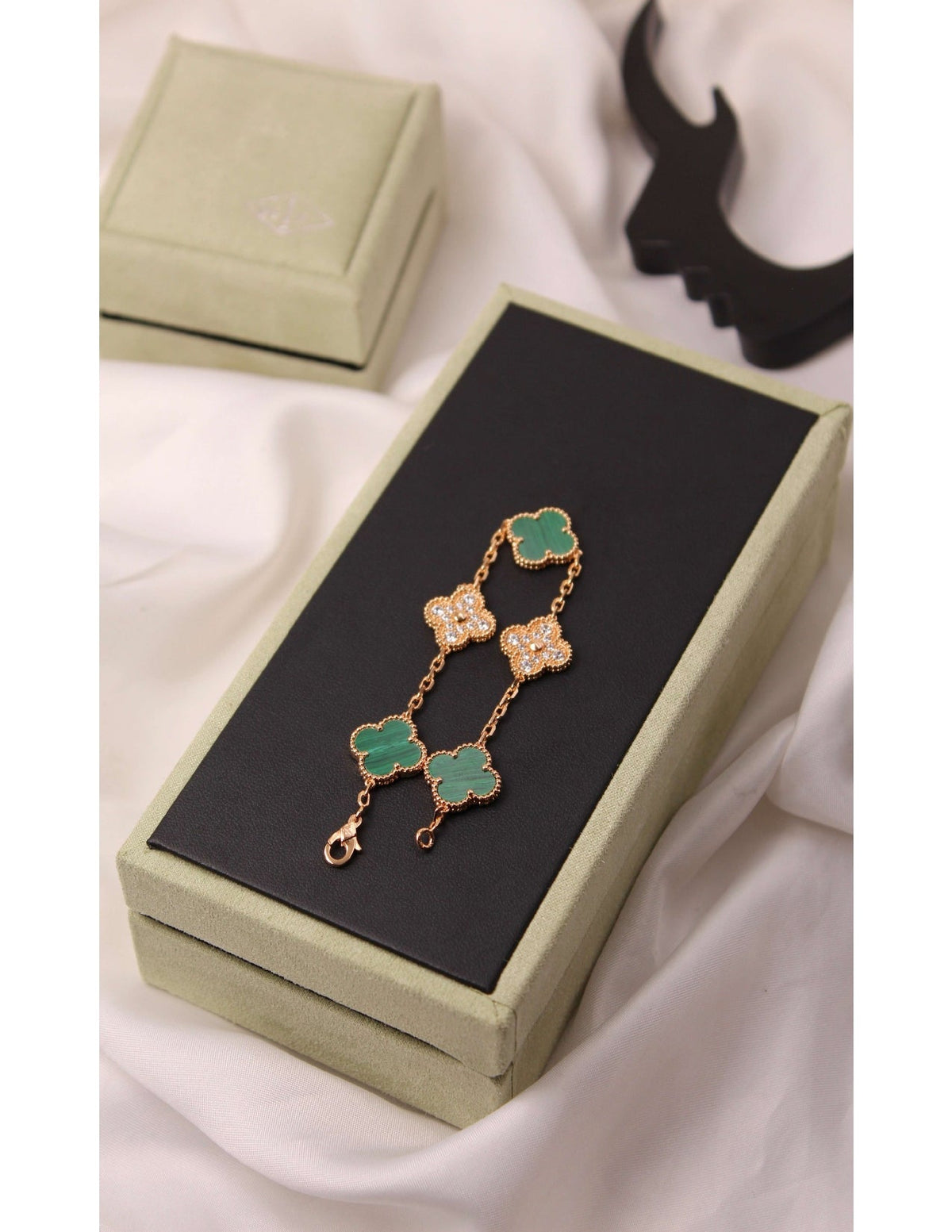 VAN CLEEF Alternating Smooth and Textured Clover Bracelet