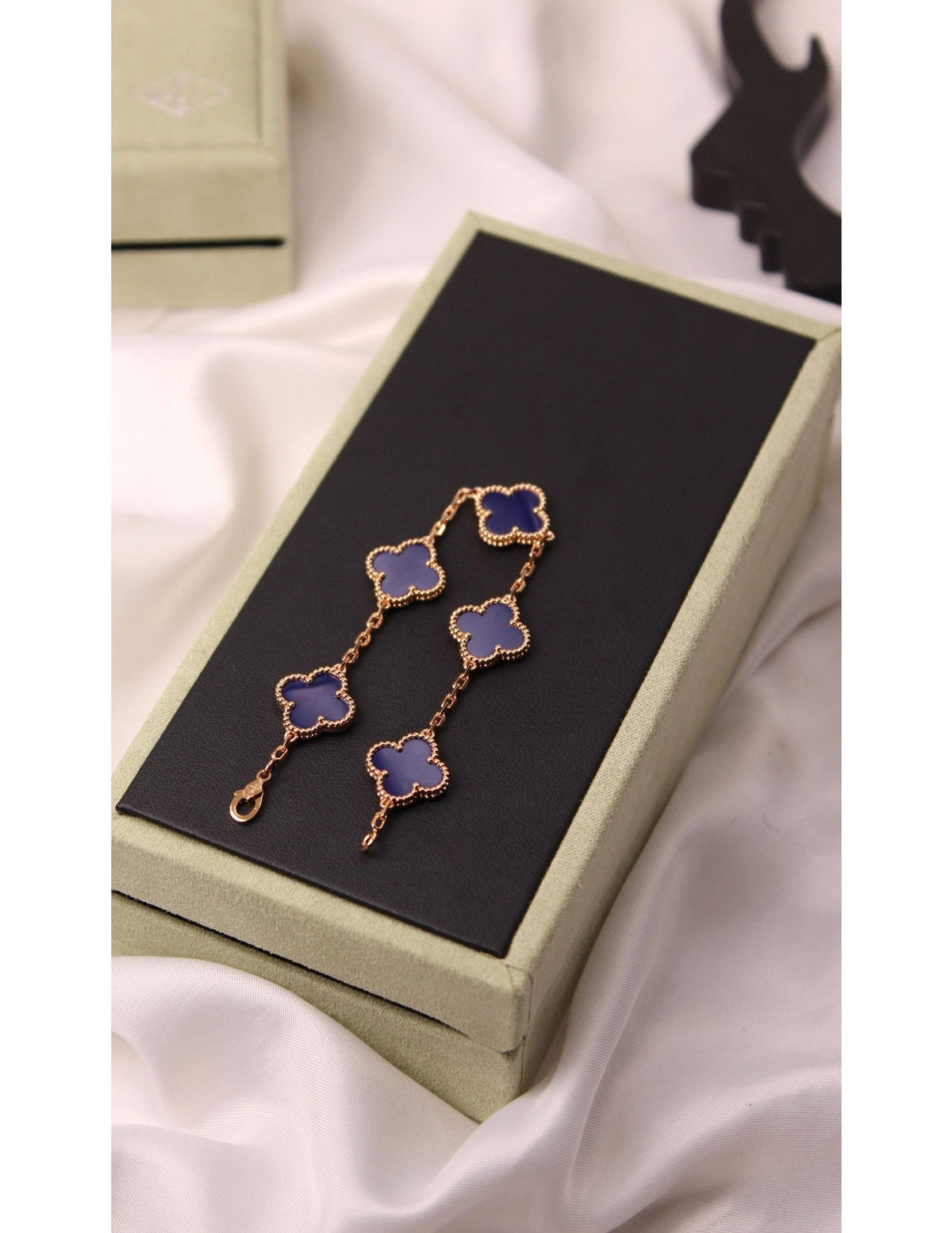 VAN CLEEF Five-Clover Bracelet