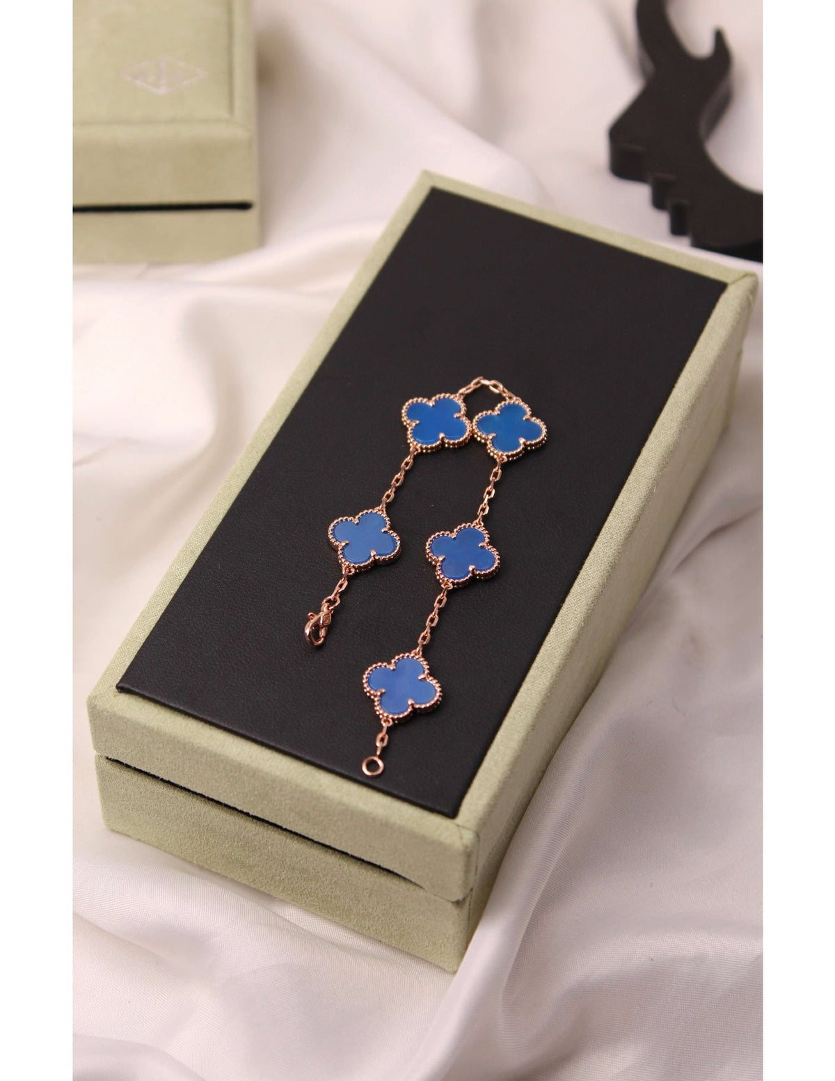 VAN CLEEF Five-Clover Bracelet