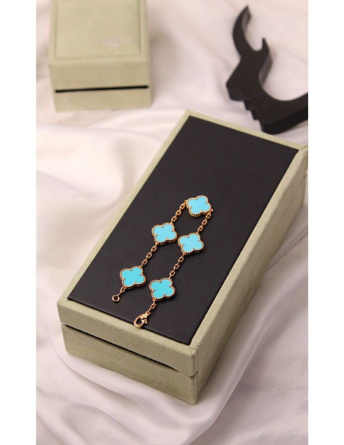 VAN CLEEF Five-Clover Bracelet